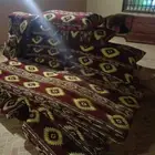 شاشة وجلستين