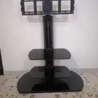 قاعدة شاشة على السوم