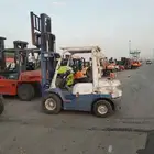 للايجار جميع انواع الرافعات الشوكيه والكيرنات