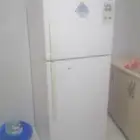 ثلاجه بحاله ممتازه وانبوبه غاز مع منظم