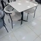 طاوله معاك كراسي