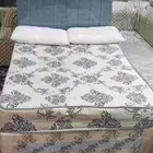سرير ومرتبه و 2مخدة و 2دولاب حديد