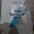 بروتين بنكهة الفانيلا والتوت من شركة my protein