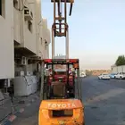 للبيع رافعه شوكيه تايوتا موديل 2005