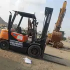 فوركلفت رافعه شوكيه 3 طن للايجار اليومي والشهري بأسعار مناسب