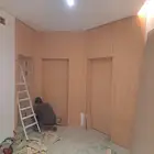 ابواب داخليه و خارجيه خشب سويدي و مقنو ديكورات و دواليب