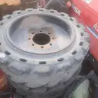 طقم كفرات بوبكات صب (حجري) مع الجنط