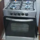 مكيفات شباك وفرن غاز وأجهزة كهربائية