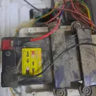 بطاريه سياره اطفال كبيره انكسرت في جهه وباقي اشياها موجوده