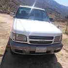 جيب ايسوزو بنزين له معي فوق 3 سنوات كل شي فيه بلد