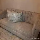 كنب جديد الاستخدم شهرين سعره 3000 قابل لتفوض