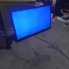 متاح شاشه هاس 32 بوصه بحاله جيده