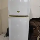 ثلاجة شارب نظيفة للبيع