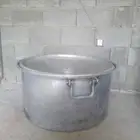 قدر كبير من النوع الثقيل والقديم