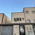 دور للبيع مساحة 250 متر