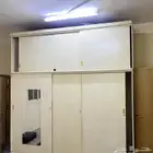 السلام عليكم اعرض لكم دولاب نضيف ولا فيه كسور