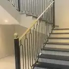 دربزين الحديد مليان