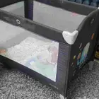 سرير طفله وسرير اخر لطفل