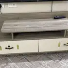 كنب للبيع وطاوله تلفزيون