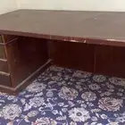 طاولة مكتية