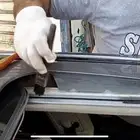 إصلاح وصيانة فتحات سقف السيارات