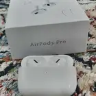 سماعات بلوتوث AirPods Pro نظيفة وأصلية