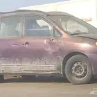 كيا كارينز 2012