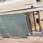 مكيفات وطاوله