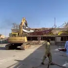 معدات ثقيلة هدم مباني بيوت حفريات