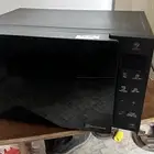 للبيع ميكروويف LG NeoChef شبه جديد   موديل MS2535GIS
