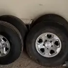 جنوط رفرف مع كفرات بالون