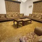 كنب وفرشه وستاير وطاولات خشب ثقيل