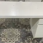طاولة للبيع
