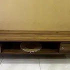 طاولة تلفزيون