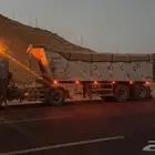 نقل رمل (أحمر وأبيض وبحص) أو العمل بالأيجار اليومي