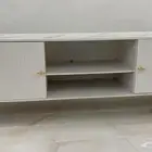 طاولة تلفزيون