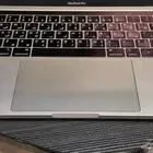 MacBook Pro 13  (2019) نظيف جد ا للبيع