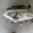 شمعه يسار جهة السايق نيسان اكس تريل