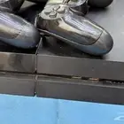 بلايستيشن 4 نظيف كليا  مع يدين