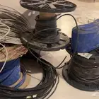 مجموعة من الأسلاك للبيع