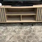 للبيع طاولة تلفزيون و دولابين ( السعر على السوم )