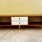 طاولة تلفزيون