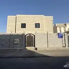 3 فلل للبيع في فناء واحد ( العقيق )