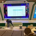 شاشات B2 ومسرح خشب وقزاز سماعات