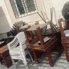 كراسي وطاولات للبيع