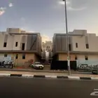 للبيع شقة بحوش في موقع مميز بالوسام فقط ب 495 الف ريال