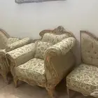 كنب تسع قطع وطاولات تقديم