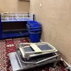 2طاولة عرض و2عربية تحميل و4 عربية تسوق و4 سلة تسوق