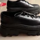 جزمة  حذاء أسود