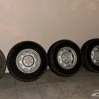 جنوط وكفرات f150 مقاس 17 مع اكوابها وكلها سليمه